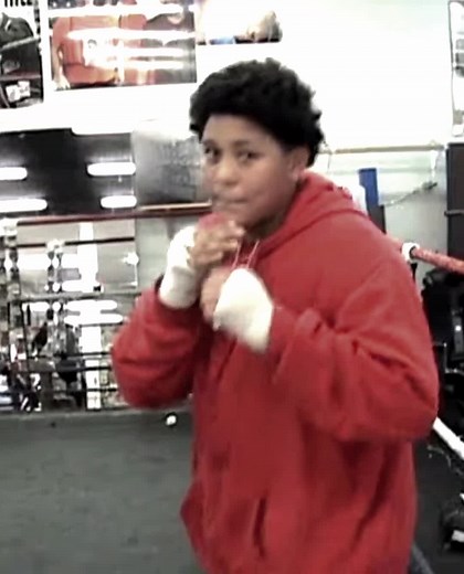 David Benavidez transformation from a big 13-year-old to now. #boxing #getcrackin #boxingfans #davidbenavidez #transformation #inspiration #knockout #boxeo #fyp #foryou #foryoupage #boxingtraining #boxeotiktok #parati