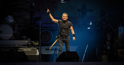 Bruce Springsteen discusses the making of his 1982 album 'Nebraska' on 'CBS Sunday Morning'