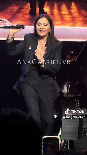 Y A Pesar De Todo - Ana Gabriel en UBS Arena 2025