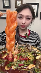 Eating yummy pickled raw shrimps, raw salmon and steamed buns | Rasha Eating