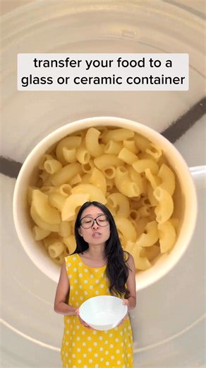 Always check if your takeaway containers are microwave-safe! If they are not, transfer the food onto a ceramic plate or another microwave-safe container before reheating in the microwave. To find out more about what containers you can and cannot microwave, check out SFA's website! #microwave #microwavesafe #takeaway #food #container #plastic #justkeepthinking #biogirlmj | Just Keep Thinking