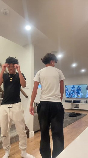 #fyp #viral #2man #brodi @Paris🧟