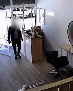 Detenim un home per cometre 13 furts pel mètode underpaper a Granollers Consisteix en mostrar un paper a la víctima, amb el qual també es tapa un objecte que es vol sostreure. Quan l’autor retira el full, també s’emporta l’objecte | Mossos d'Esquadra. Generalitat de Catalunya