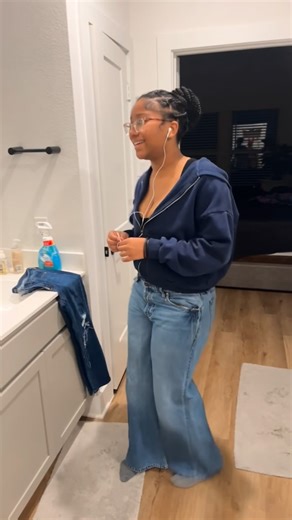 ATF/Honey on Instagram: "I let my sister cut my hair off. She didn’t ask, she just did it. And honestly, if it’s dead, let it go, no matter what it is. I sat there quietly and said nothing, and now look at me. Cute for Zoom. No more hiding on the other side of the screen with a profile picture because my hair is whooped. Working from home does not mean walking around with bed head all day. Get up. Get cute. The people in your house don’t want to see you looking rough either. You can look good an