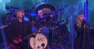 Watch Neil Finn Make His Live Debut With Fleetwood Mac On 'Ellen'