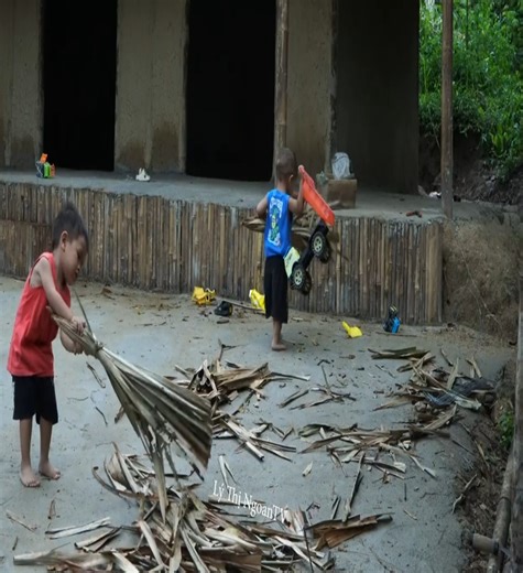 8.3K views · 286 reactions | Bamboo house design, bamboo roofed yard for children. Single mother's life. | Poor Single Mom | Facebook