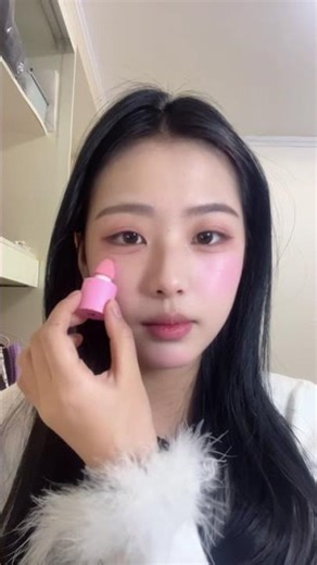 Beauty Blender Blush Application | Korean Makeup Hack Tutorial 🎀