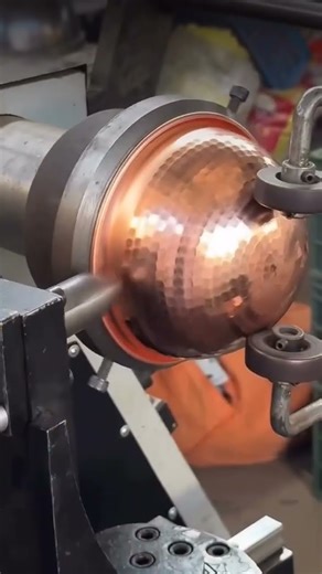 How to hammer copper utensils with an automatic machine #shorts #shortvideo