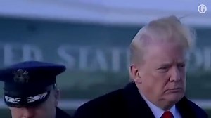 El viento toma el pelo a Trump y evidencia que es medio calvo