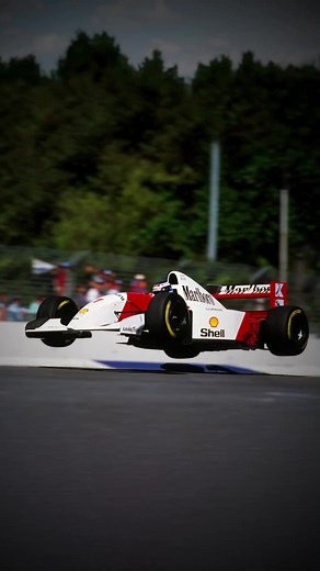 4K Live Wallpaper - F1 Racing in Motion