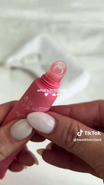 Everyday Bag Essentials for a Stylish Purse