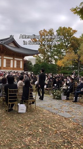 Fall weddings in Korea are beautiful🍂#seoul #서울 #koreanwedding #결혼 #fallwedding #가을 #fallinkorea