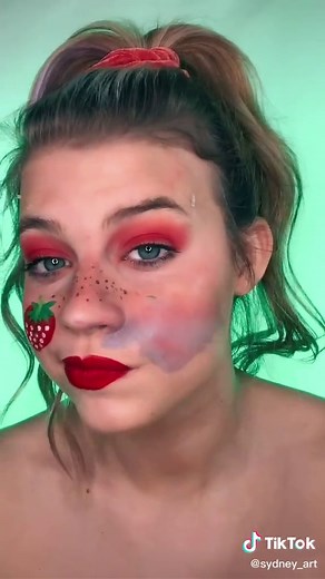 Take off my makeup with me🥰🍓 #takeoffmymakeup #sfxmakeup #mua | take my makeup off with me