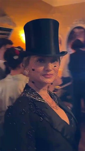 «Полночь в Париже» существует;) "Midnight in Paris" exists ) #paris #midnight #dresschange #fashion