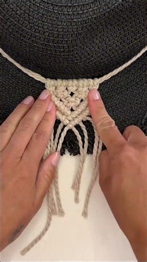 Transform an old hat into a unique piece