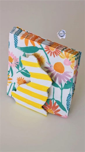 DIY napkin holder for Easter | recycling carton crafting project