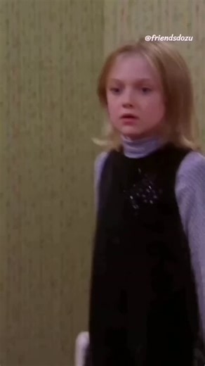 Günlük Sitcom Dozu on Instagram: "😂😂😂😂 . . . . . . . . . . #friends #friendstvshow #jenniferaniston #joeytribbiani #rossgeller #chandlerbing #phoebebuffay #rachelgreen #monicageller #courteneycox #mattewperry #mattleblanc #lisakudrow #davidswimmer #rossgeller"