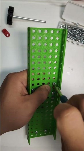 STEAM Play Lab | How to Attach Wheels to a Frame