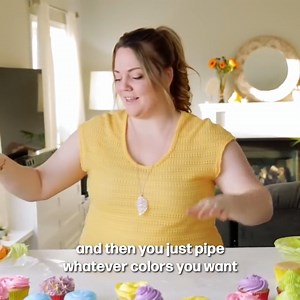 73K views · 987 reactions | Want to frost cupcakes like the pros? 療 These tips and tricks are EASY and make such a difference! | The Icing Artist | Facebook