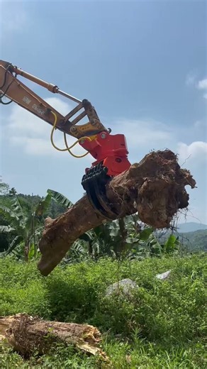 Log grapple form XUVOL #loggingmachine #forestrymachine