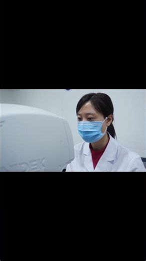 How can you tell pseudomyopia from true myopia?