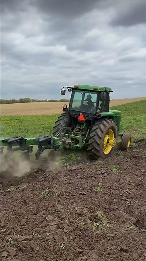 John Deere 4440 #johndeere #farm #tractorvideo #tractor #farming #agriculture #agro #tractorlover