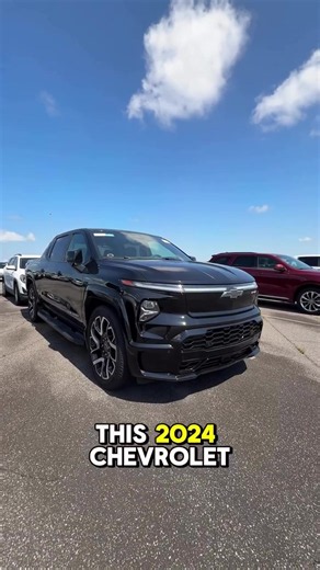 🚘 2024 Chevrolet Silverado EV RST A powerful next-gen electric truck! ⚡ Key Specs: • Power: ~660 hp • 0–60 mph: ~4.5 sec • Range: up to 450 miles (724 km) • Drive: 4WD • Battery: 8 years / 100,000 miles warranty • Bold design & spacious interior 🔥 The Silverado EV combines the strength of a classic pickup with cutting-edge EV technology. ✨ Want one? With GR8 Auto, we’ll find and deliver it for you — from the U.S. to any port worldwide, by container or air freight. 📲 DM us today and order your