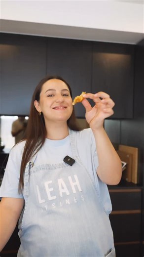 Leah Itsines on Instagram: "CHICKEN PIE YESSsssSssSsssss!! 🥧 Makes two pies :) ✅ 1 cup shredded roast chicken ✅ 1-2 cups of veg (you can use whatever you like, frozen is so easy too!!) ✅ 250g marscapone (or a little more for more of a “juicy” pie). ✅ salt and pepper to taste ✅ 1 heaped tablespoon of chicken stock concentrate ✅ Puff pastry, sesame seeds and egg wash to top Bake in oven for 20-30 mins or until nice and crispy golden on top ❤️ Don’t forget to save this recipe & follow for more del