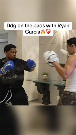 DDG showing off his boxing skills 🥊 #ddg #ryangarcia #ponticmadeddg #capaholics #streamerawards #fy
