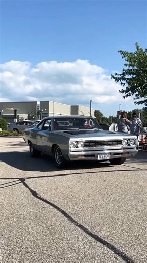1968 Plymouth Road Runner... #musclecar #mopar #plymouth #fblifestyle #roadrunner #car #GTX #musclecar #plymouthroadrunner | Plymouth Roadrunner 1968-1974