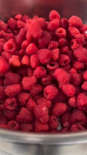 How about a raspberry ❤️...#pastry #pasticceria #italia #dessert #dolci #patisserie | Magree Pastryy