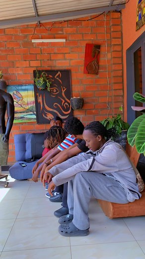 see the outfit 🥺 @Runup_rw @Dj Benda #cyuzuzo_baddest #CapCut #trending #foryou #fyp #fypシ #ticktockrwanda🇷🇼 #ticktockburund🇧🇮