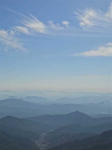 2025년 11월 15일 가평 화악산 정상(중봉 1446m, 한반도 정중앙) 500m 전 #가평 #화악산 #등산 #정상 #중봉 #hiking #mountain #peak #view