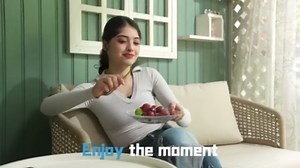 32" Smart Portable TV on Wheels, 1080P FHD Rolling TV with Rotatable Touch Screen, Android 13 OS, 8GB+128GB Storage, Built-in Battery, Voice Remote, Full Rotation Mobile TV for Home, Outdoors