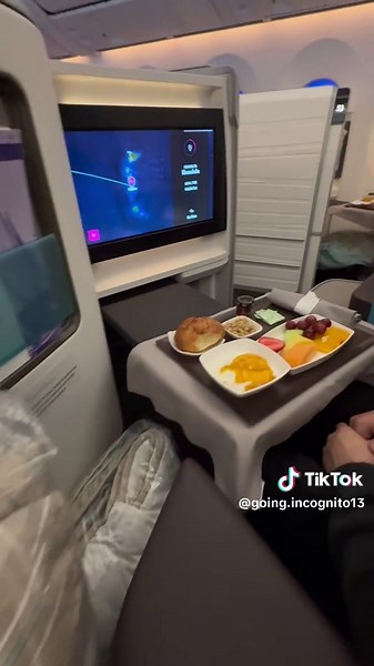 Experience First Class on the Boeing 787 Dreamliner