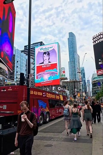 Toronto 🇨🇦 Saturday Yonge Street Downtown Walking Tour Canada 4k #torontolife