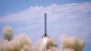 SpaceX's Falcon 9 Reusable Rocket Flies to 1,000 Meters, Hovers, And Then Lands Safely