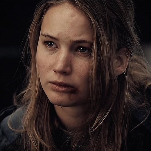 Blood-Drenched Boat Scene in Winter's Bone: A Powerful Jennifer Lawrence Moment
