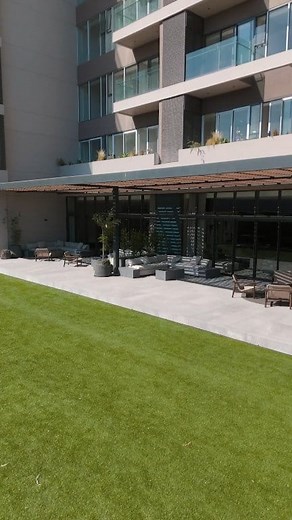 Asegura tu inversión en el proyecto más exitoso de Tijuana. Un desarrollo que continúa transformando la manera de vivir en la zona más exclusiva de la ciudad. Forma parte de una comunidad que vive rodeada de exclusividad y privacidad, en un ícono arquitectónico hecho para quienes buscan la excelencia en una zona con alta plusvalía. ¡Contamos con los últimos condominios en The Landmark Two con entrega inmediata y nos encontramos en la etapa final de preventa en nuestra última torre The Landmark R