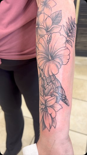 By Steve Sage#turtle #flowers#tattoos #tattoo#girlswithtattoos #bullystattoos #cutetattoo | Bully's Tattoos