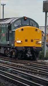 ROG class 37 hauls a MK5 set into Eastleigh
