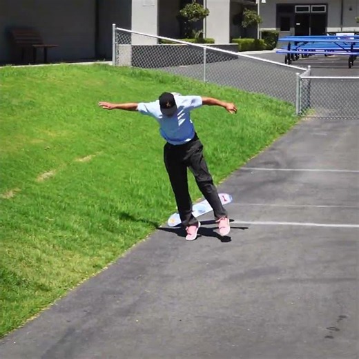 Chris Joslin Varial Heel his “G-Ma” part. 🎥: Luke Lutz