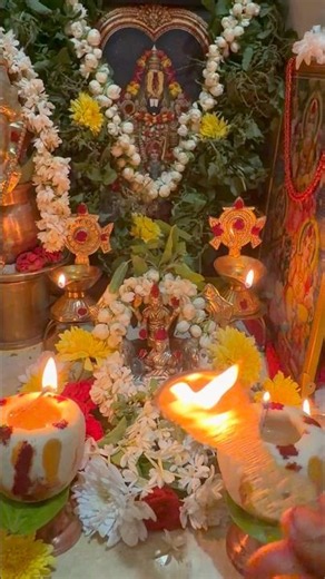 పూజలో హారతి ఇచ్చేటప్పుడు ఈ చిన్న నియమాలు పాటించడు#harathi#laxmipooja#devotionalshorts