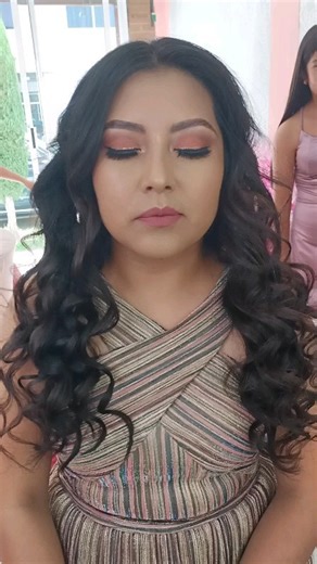 勺Make-up Lakshmi Vanity 勺 #pielsanapielbella #sinfiltros | Lakshmi Vanity | Facebook