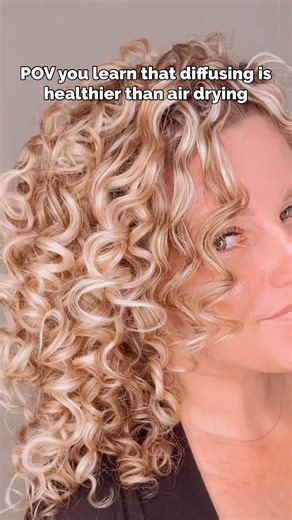 YES Diffusing / blow drying can actually be healthier for your hair than air drying. When hair stays wet for too, it can swell and weaken, leading to breakage. A quick diffusing with the right heat setting is always my to go for healthier hair. I use the @laifen_tech Laifen Swift Special. It has a long press for auto-cycling, and this is what we call ‘Auto mode’, which enables the blow dryer to switch from hot-warm-cold every 5 seconds to avoid overheating. Additionally, this diffuser is light t