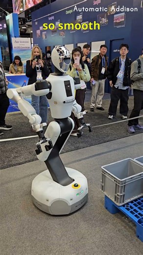 CES 2026: Galbot G1 Smooth Crate Stacking Demo