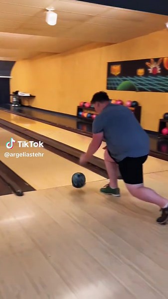 Momentos divertidos en el bowling