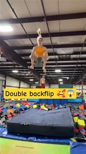 double backflip 😱😱😂🤣🤪🤞👍😜 #flip #trampoline #stunts #tricking #teambackflip #helpmemakethismakesense