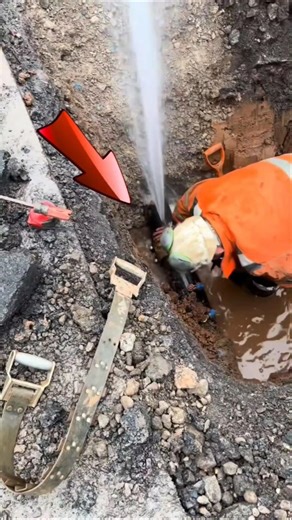 Zašto se Voda NE gasi kad pukne Cijev? #water #vodoinstalator #plumbing #voda #balkan #shorts #viral