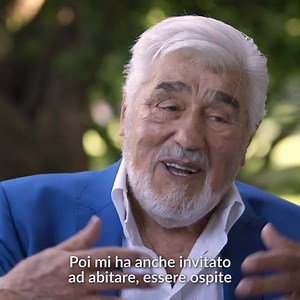 Forse lo conoscete dal film "Il caso Katharina Blum" o anche dalla "Operazione San Gennaro”, ecco a voi Mario Adorf, "ambasciatore culturale" tra Germania e Italia... 🇮🇹🇩🇪🇪🇺#leuropasiamonoi | Ambasciata di Germania Roma
